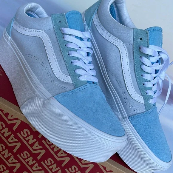 Vans WMNS Old Skool Stackfo
Color Block Blue
VN0009P2BLU
Platforms Sneakers - Picture 8 of 8